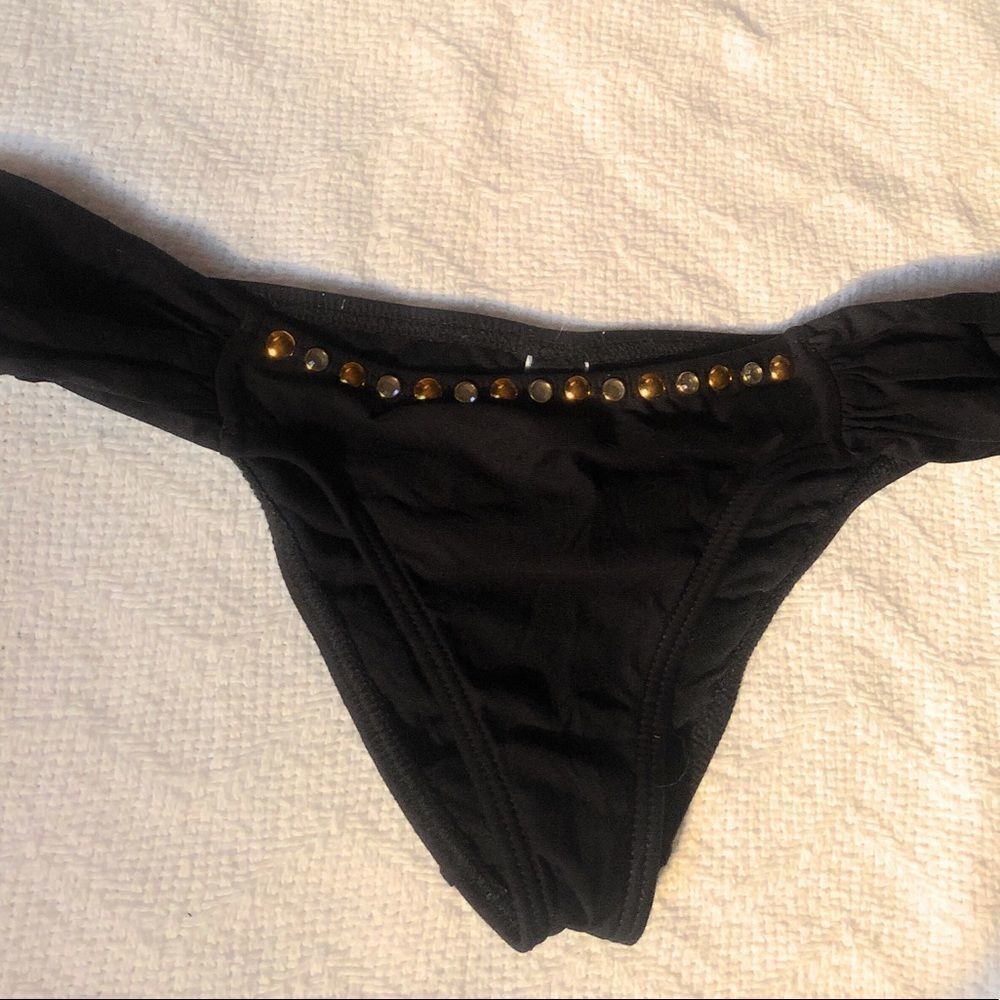 Luli Fama‎ Bikini Bottom - Picture 3 of 7